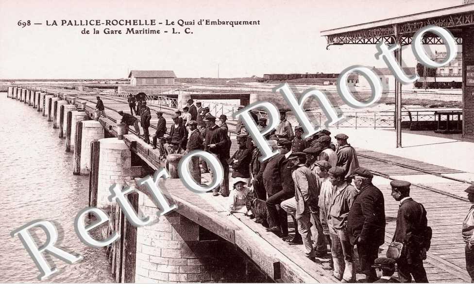 la PALLICE  le quai d'embarquement de la gare maritime