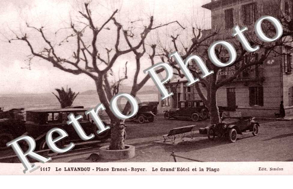 Place Ernest Reyer, le Grand Hotel et la Plage