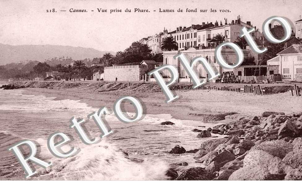 Vue prise du Phare, Lames de fond sur les rocs