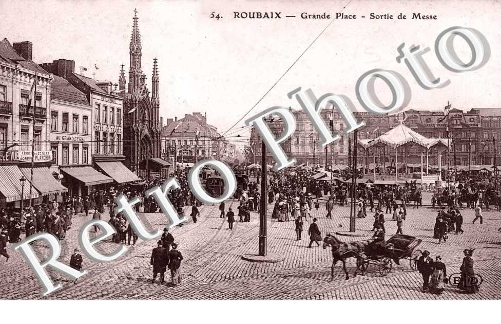 Grande place - Sortie de messe