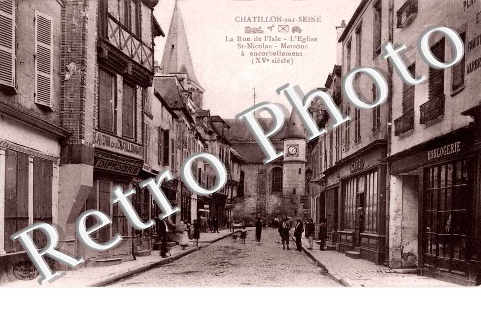 LA RUE DE LISLE L&#039;EGLISE