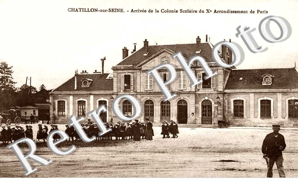 arrivee de la colonie scolaire du 10eme arrondissement de Paris