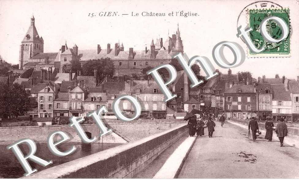 LE CHATEAU ET L&#039;EGLISE