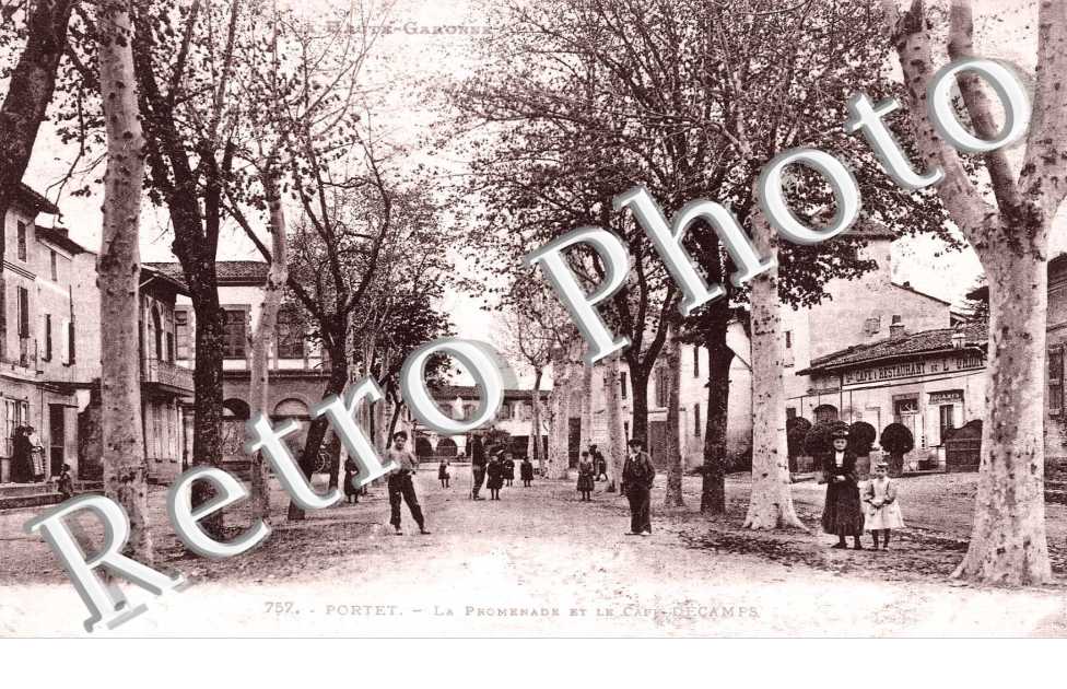 La promenade et le cafe Decamps