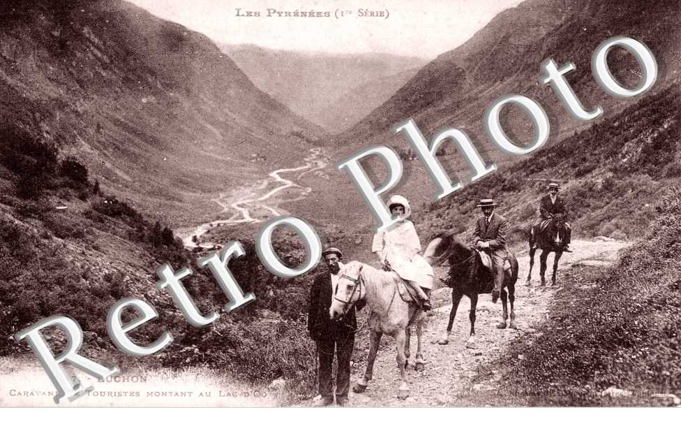 Luchon - Caravane de Touristes montant au lac d'Oo