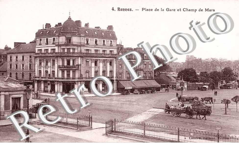 PLACE DE LA GARE et champ de mars - General-De-Gaulle (esplanade)