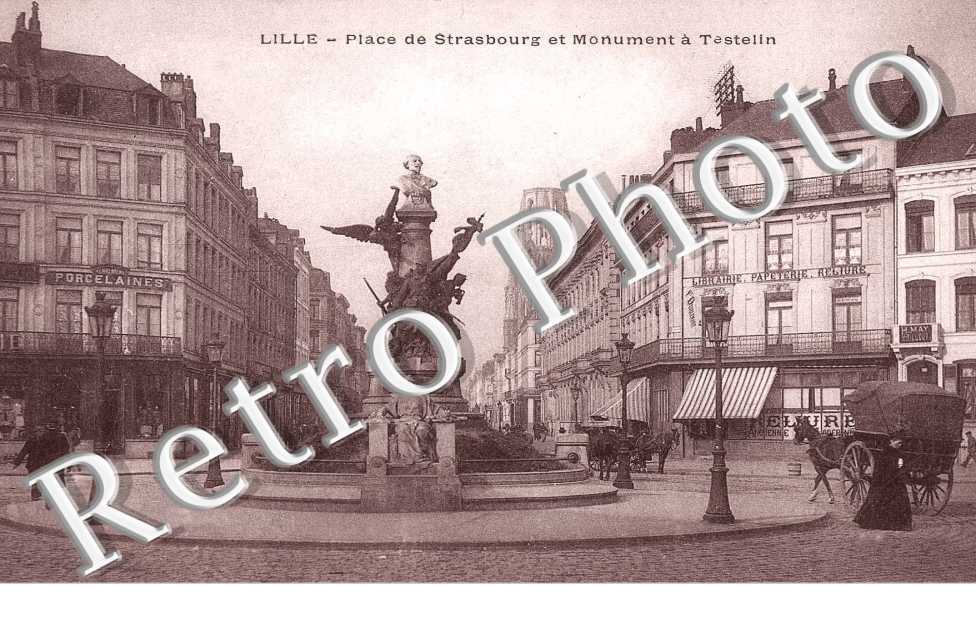 Place de Strasbourg et monument à Testelin