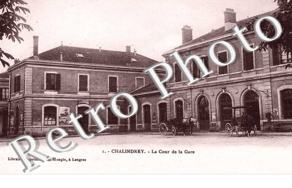 la cour de la gare