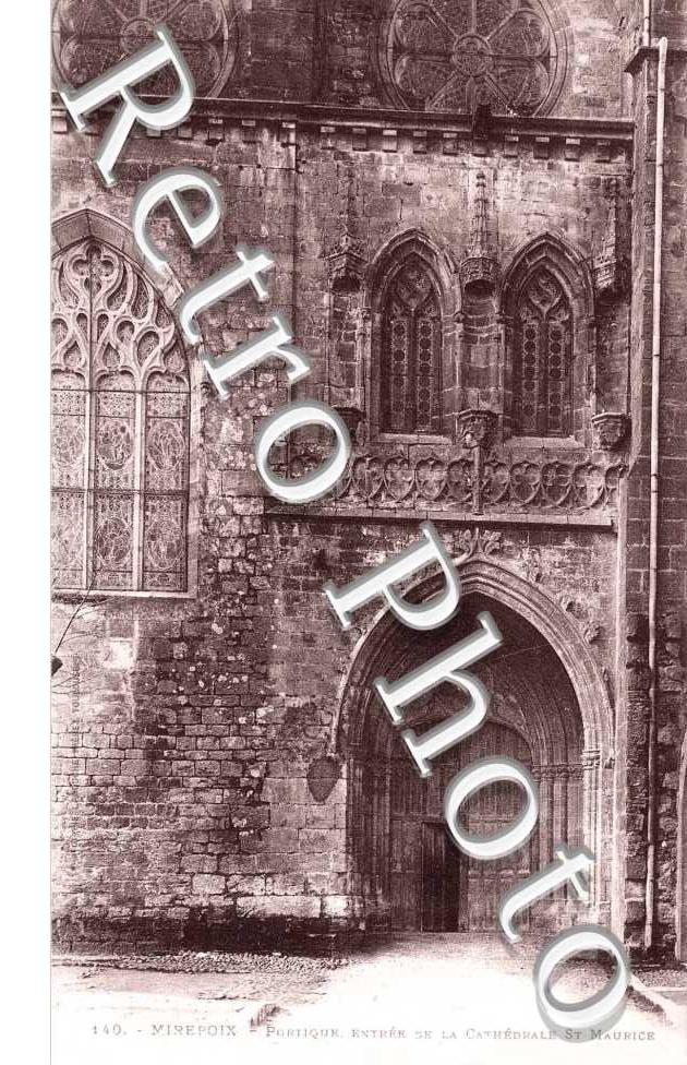 portique entree de la cathedrale Saint Maurice