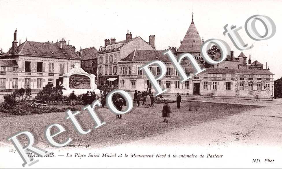 LA PLACE ST MICHEL ET LE MONUMENT de PASTEUR