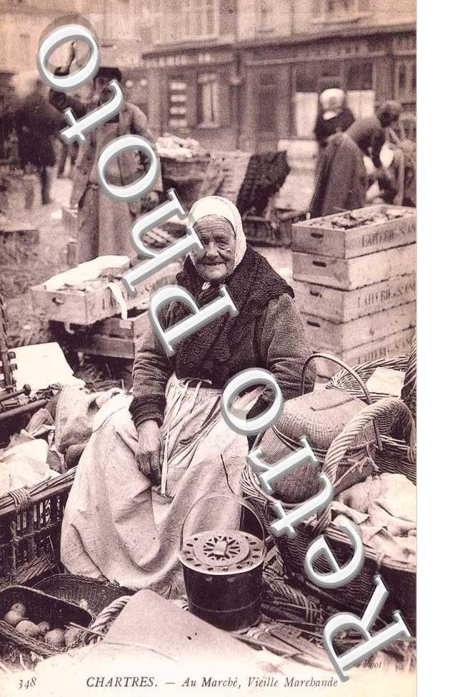 au marche, vieille marchande