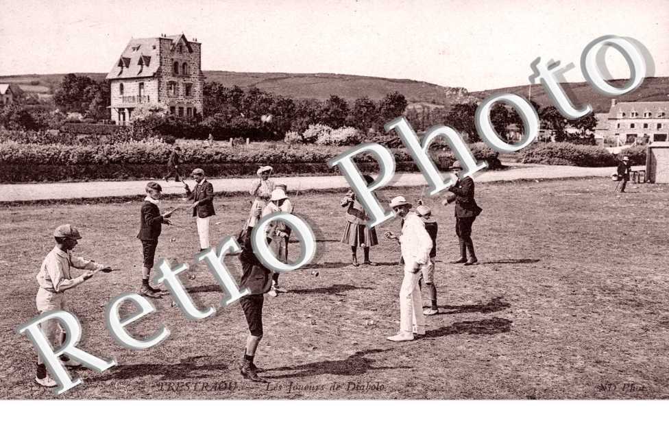 LES JOUEURS DE DIABOLO