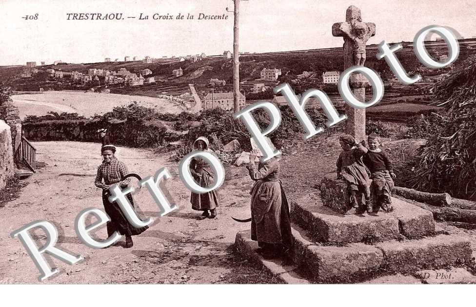TRESTRAOU  LA CROIX DE LA DESCENTE