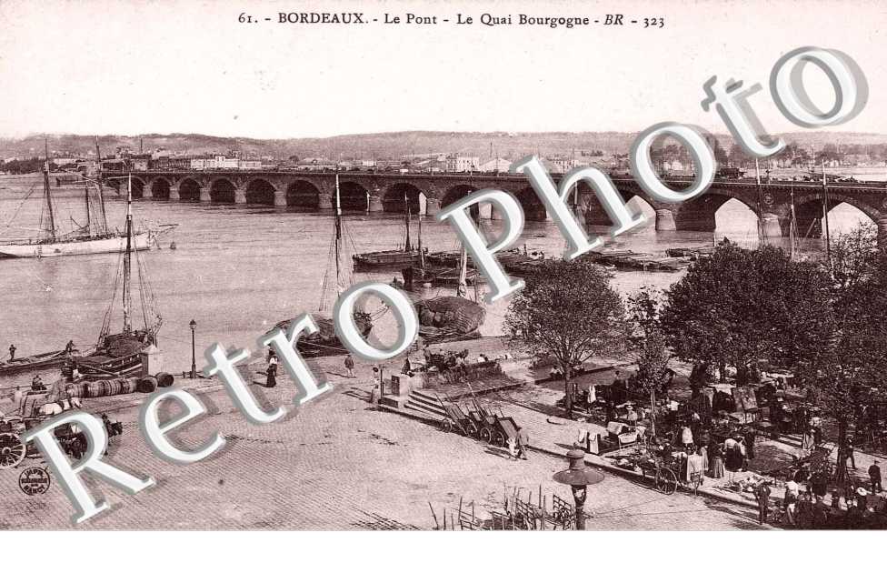 LE PONT - LE QUAI DE BOURGOGNE - Quai Richelieu  - tonneaux