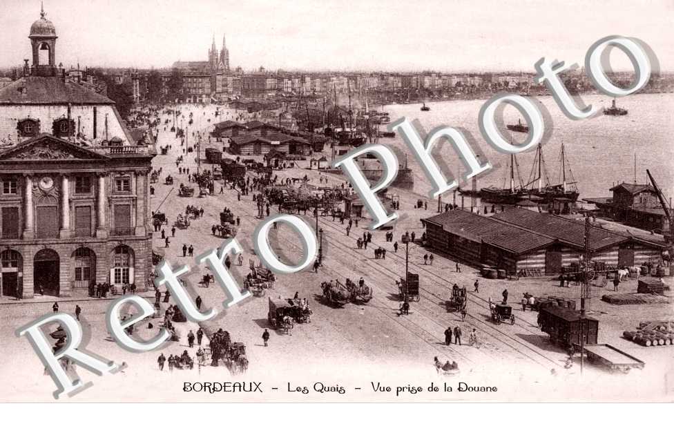 LES QUAIS - VUE PRISE DE LA DOUANE 