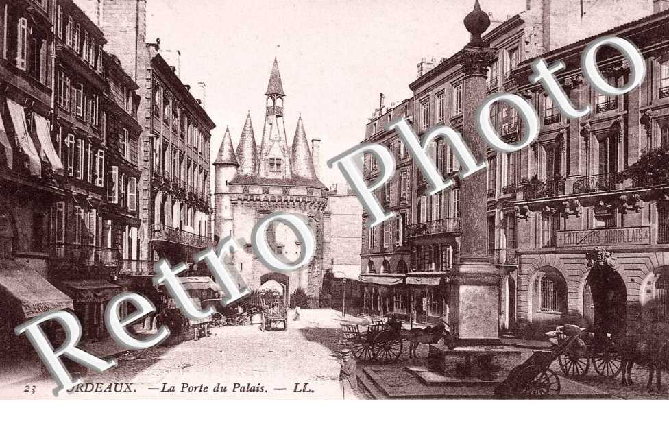 LA PORTE DU PALAIS