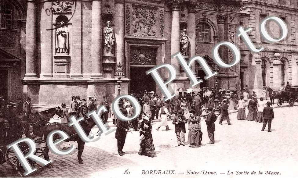 NOTRE DAME - LA SORTIE DE LA MESSE