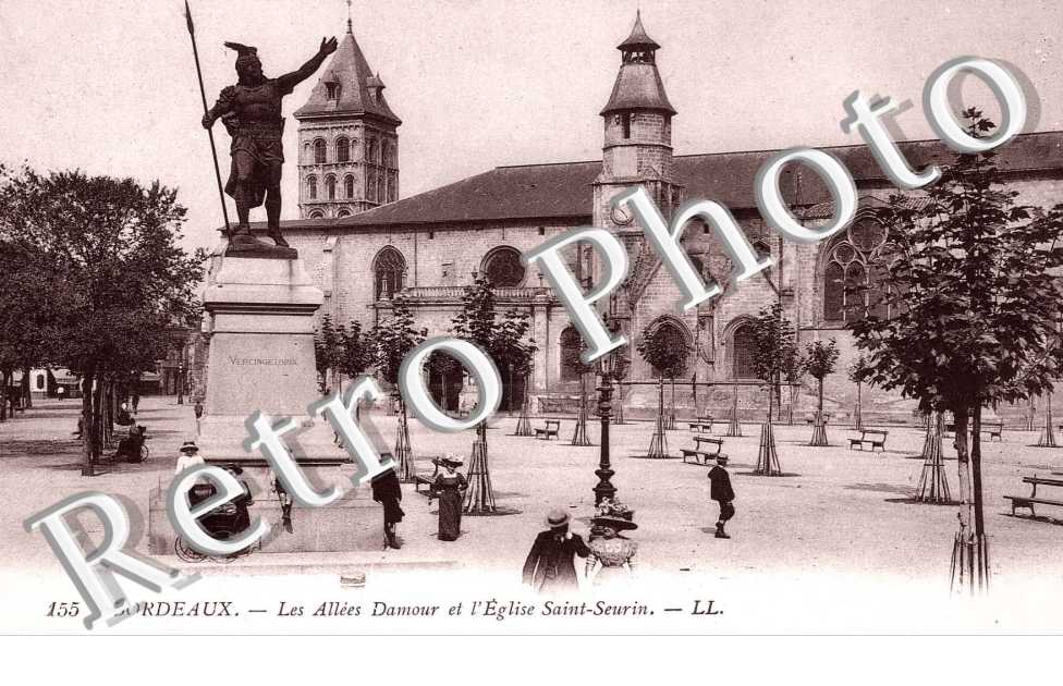 LES ALLEES DAMOUR ET L'EGLISE SAINT SEURIN