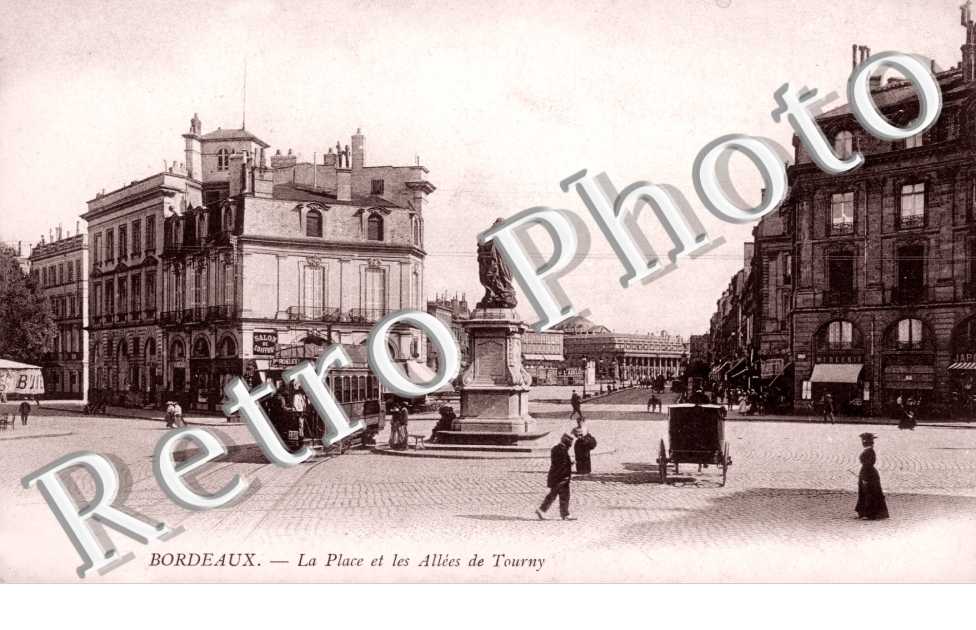 LA PLACE ET LES ALLEES DE TOURNY