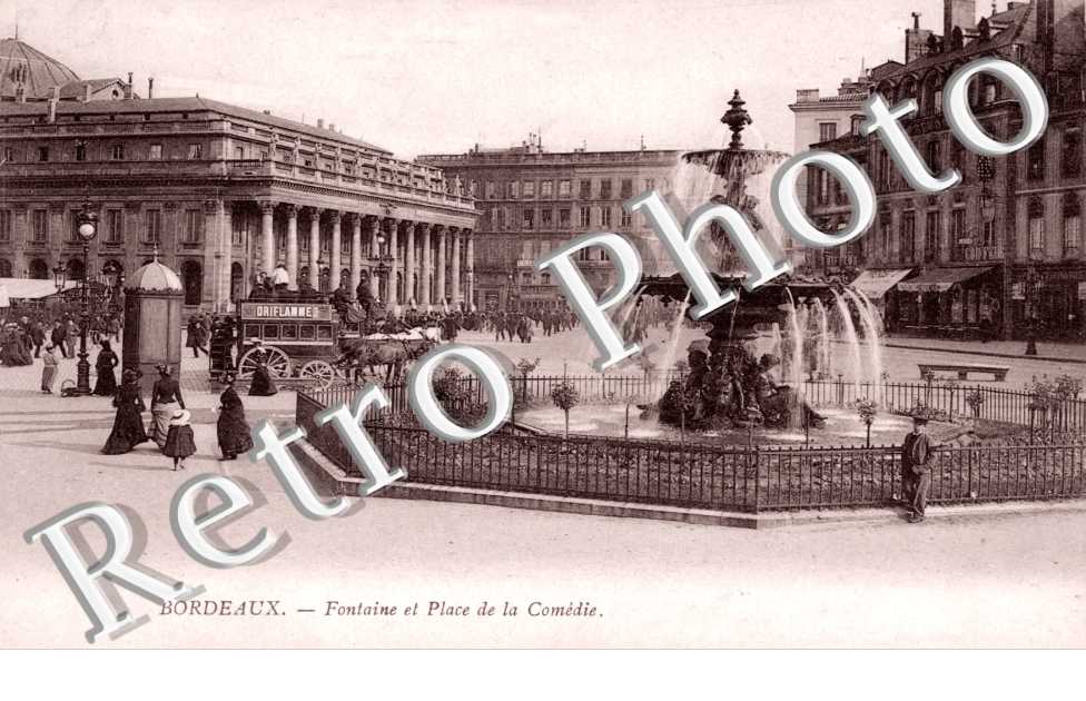 FONTAINE ET  PLACE DE LA COMEDIE
