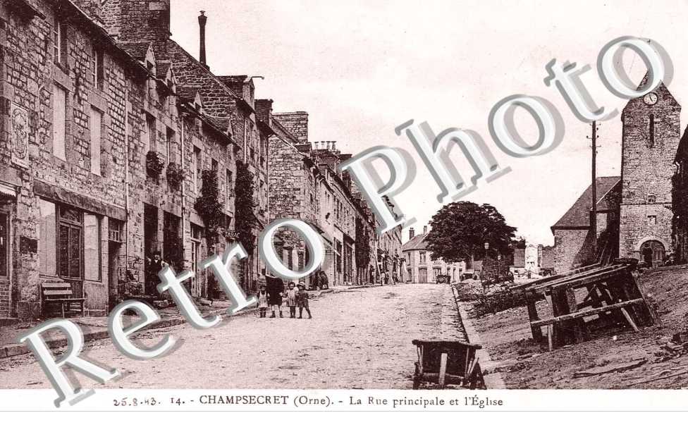 la rue principale et l&#039;eglise