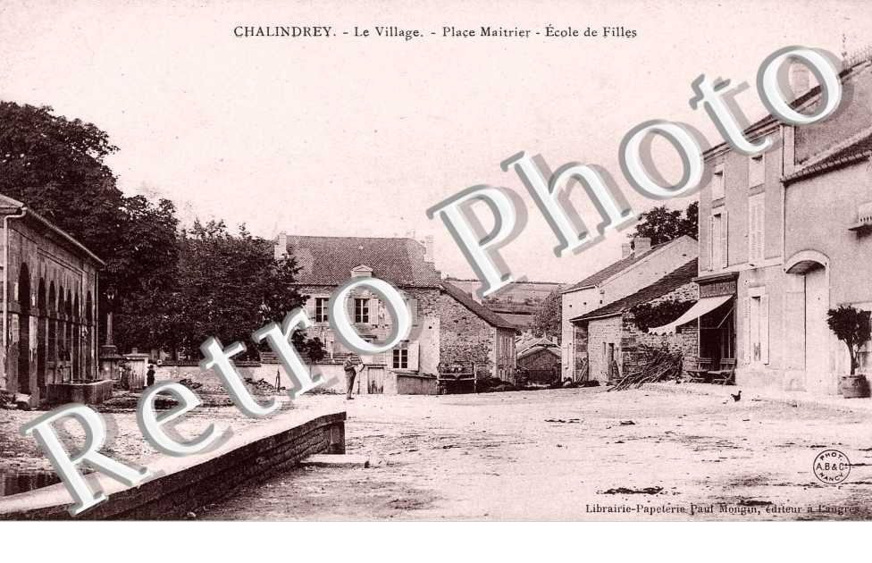 le village, place maitrier, ecole de files
