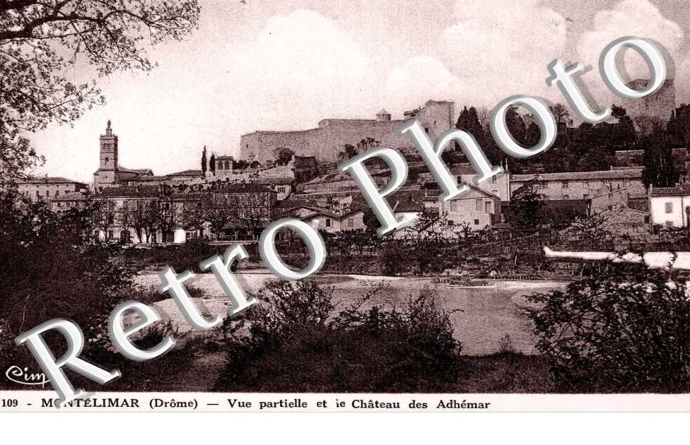 Vue partielle et le chateau des Adhemar