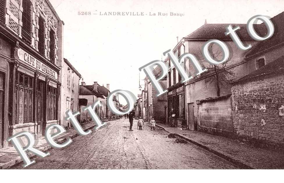 LA RUE BASSE