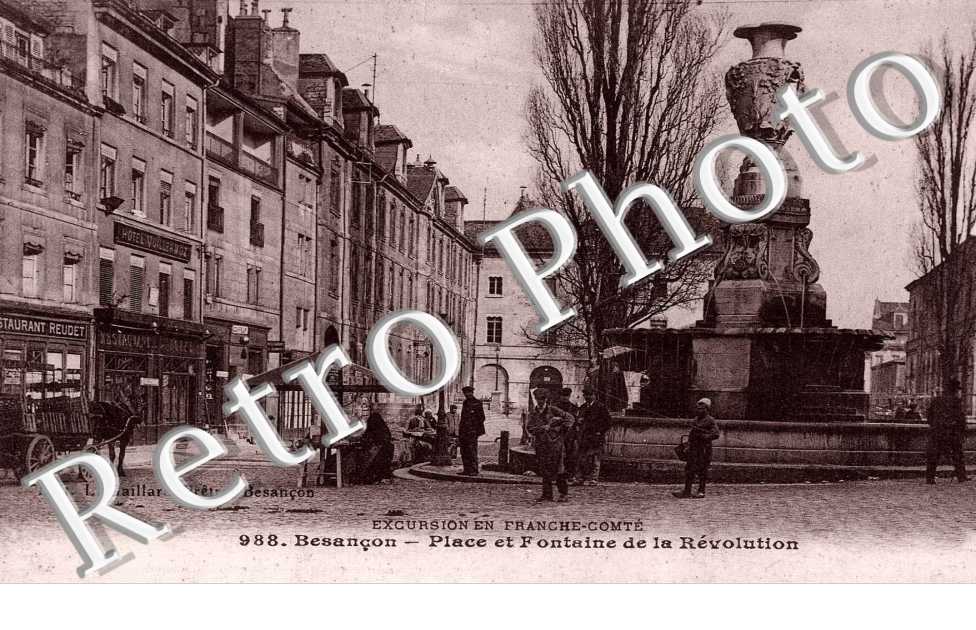 PLACE ET FONTAINE DE LA REVOLUTION
