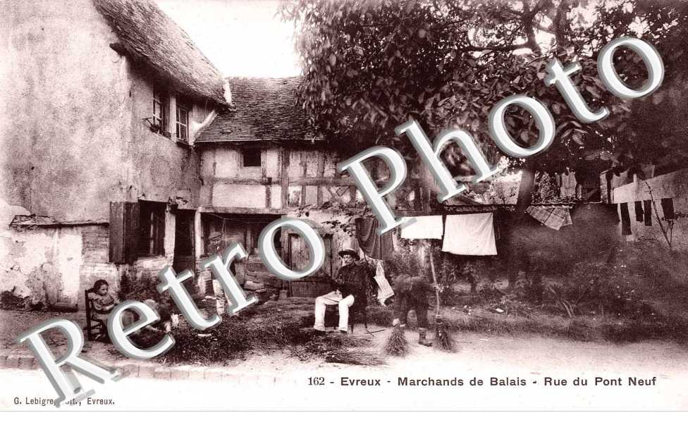 Rue du Pont Neuf Marchands de balais
