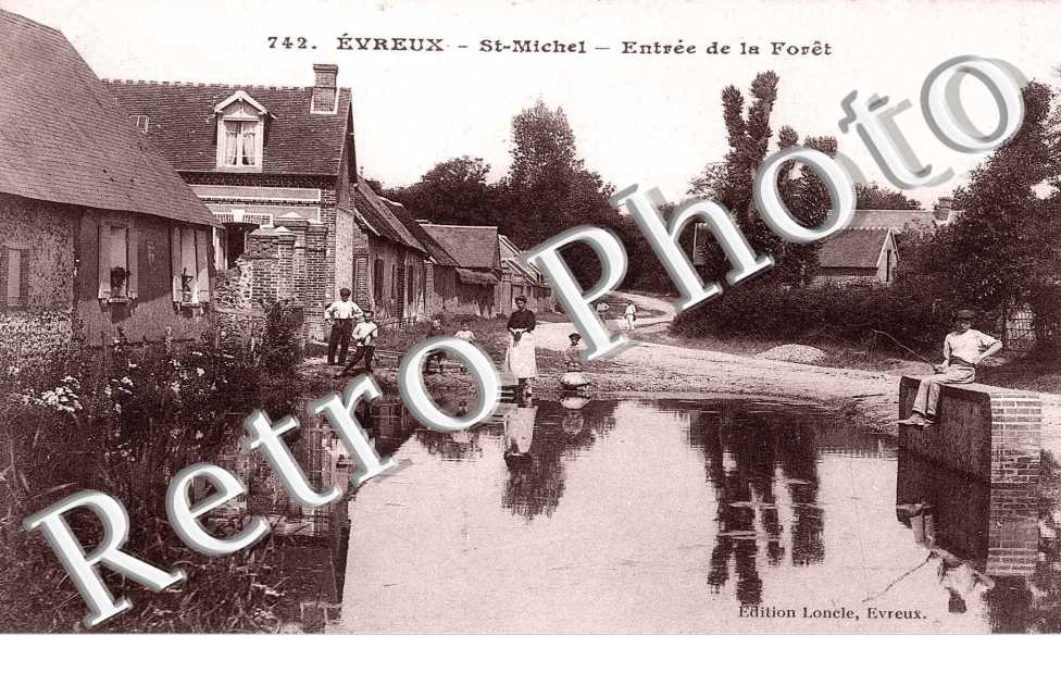 St Michel - entree de la foret