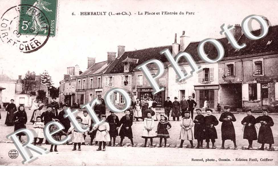 la place et l&#039;entree du parc