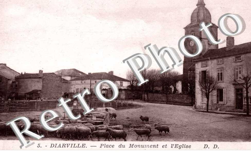 place du monument et l'eglise