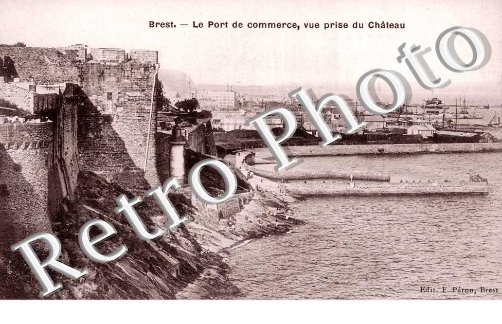 LE PORT DE COMMERCE
