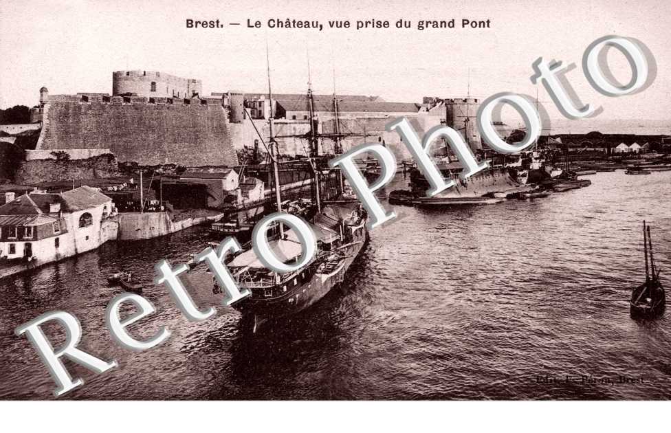 le chateau, vue prise du grand pont