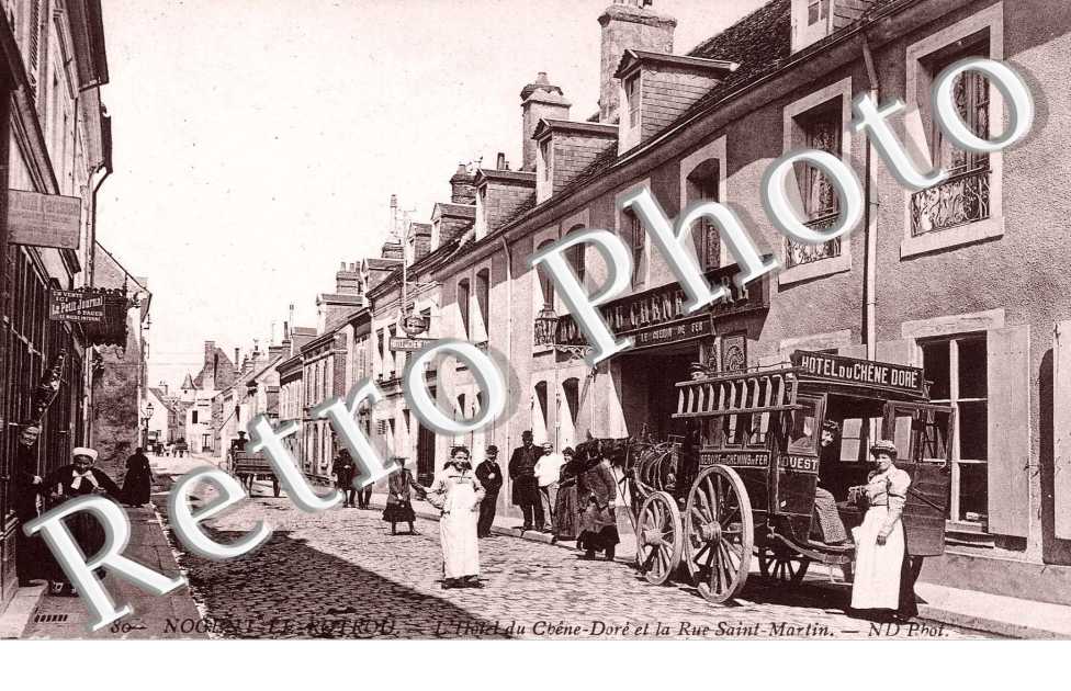 LA RUE ST MARTIN L&#039;HOTEL DU CHENE DORE