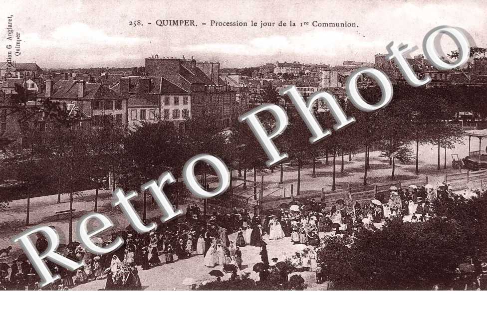 PROCESSION LE JOUR DE LA 1e COMMUNION
