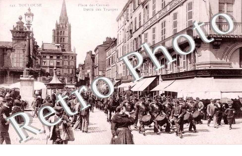 PLACE DES CARMES defile des troupes