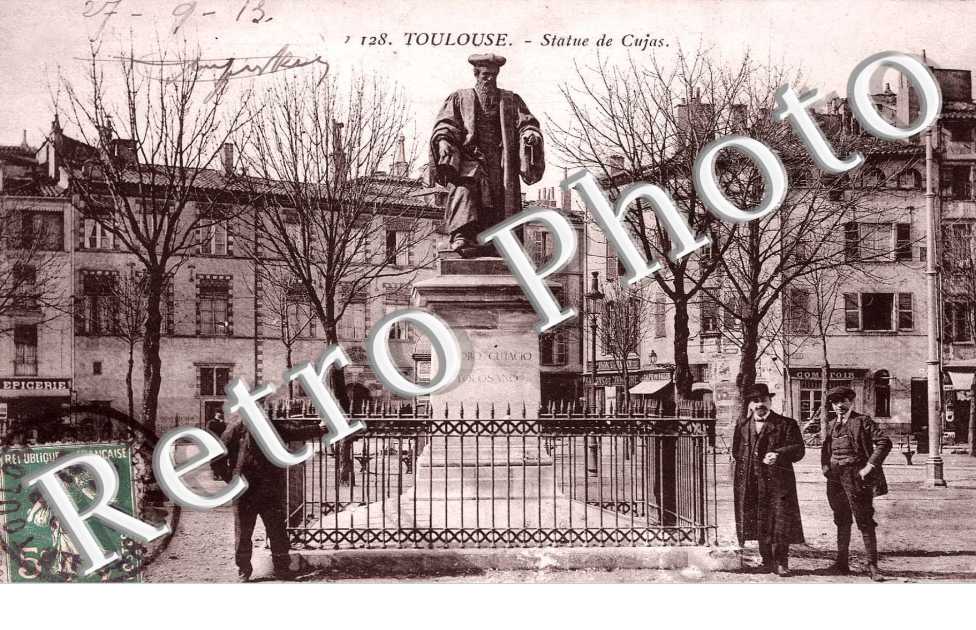 STATUE DE CUJAS