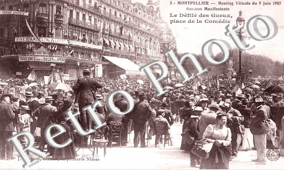 Defile des gueux , place de la comedie  - meeting viticole