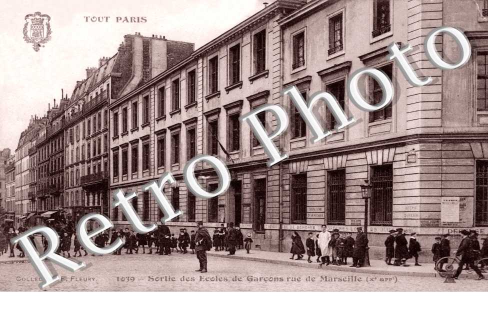 Sortie des Ecoles de Garcons Rue de Marseille
