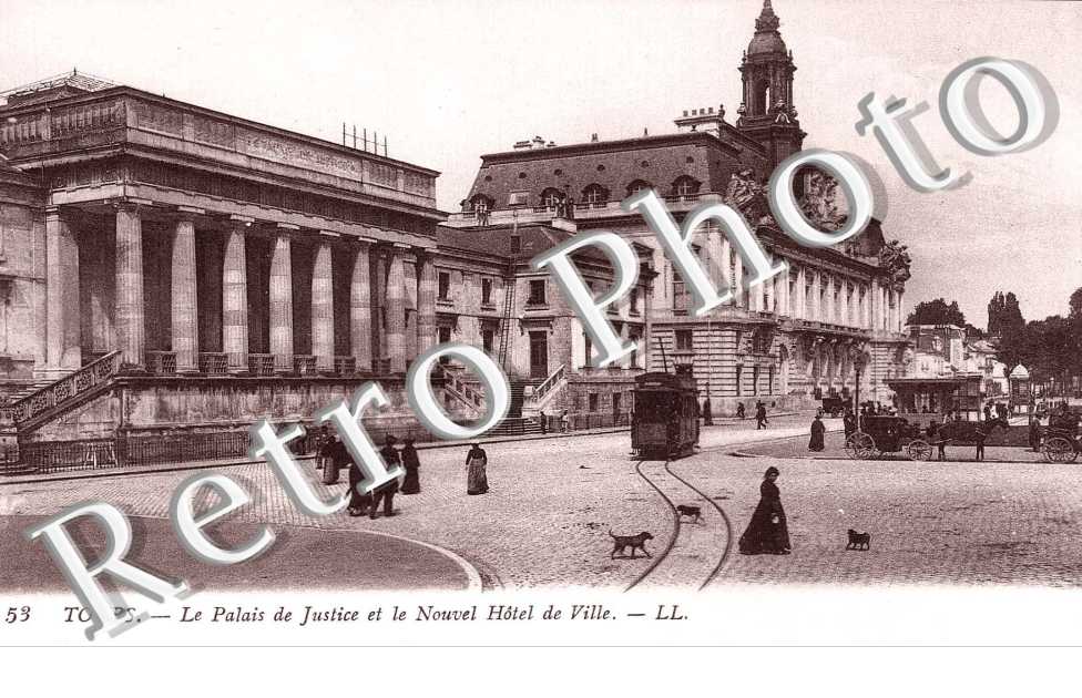 Le Palais de Justice et le Nouvel Hôtel de Ville