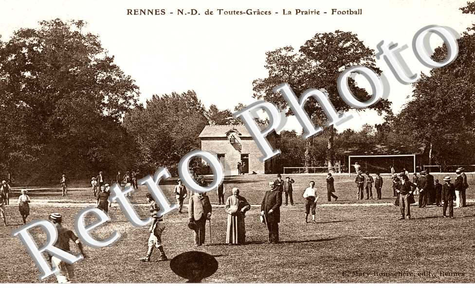 N.D. de Toutes Graces, La prairie, football