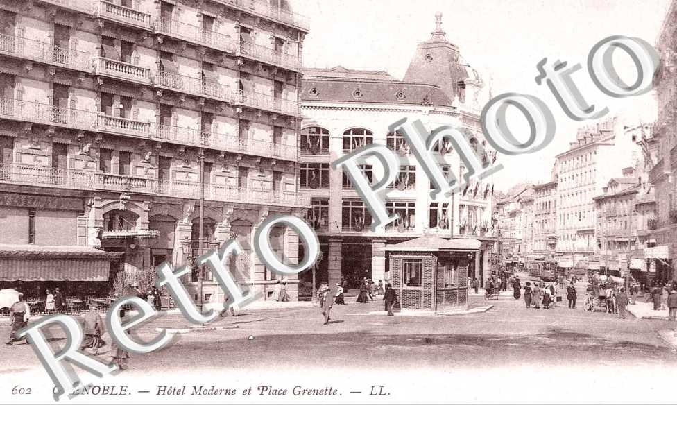 la Place Grenette et hotel Moderne