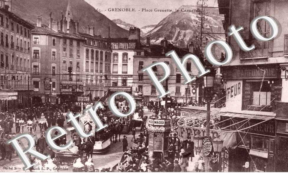 PLACE GRENELLE - LE CARNAVAL