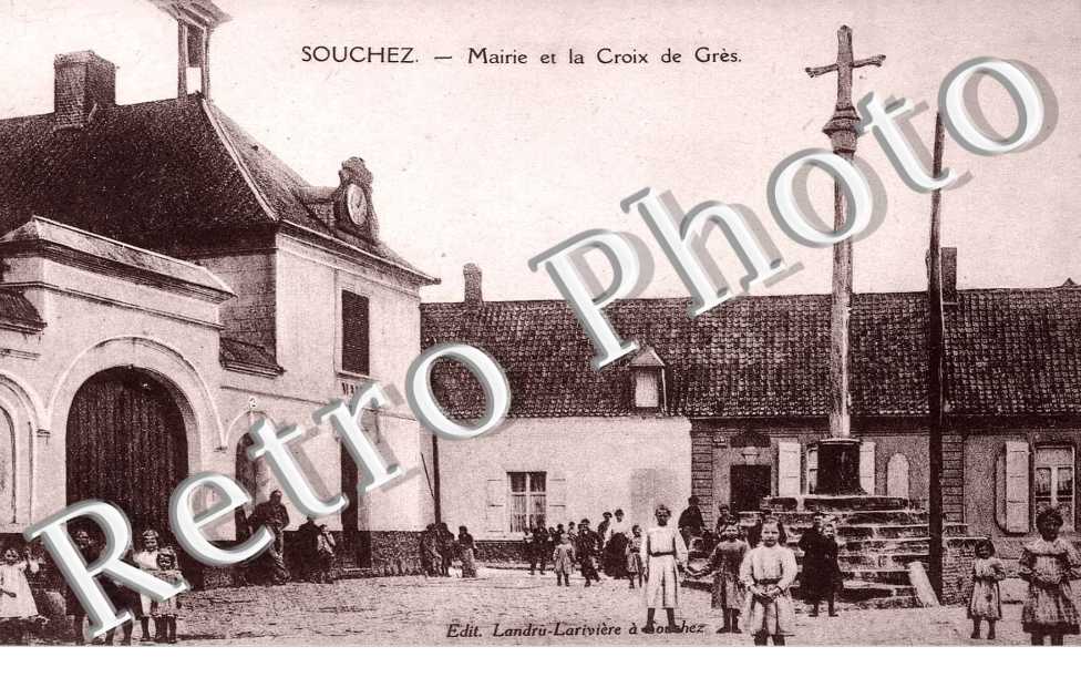 Mairie et la croix de Gres