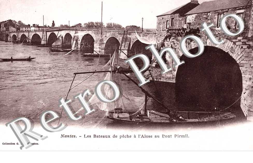 LES BATEAUX DE PECHE a l&#039;Alose AU PONT PIRMIL