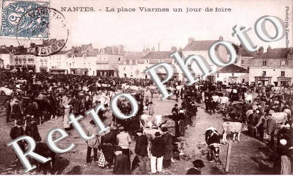 LA PLACE VIARMES UN JOUR DE FOIRE