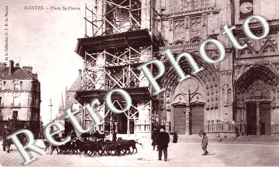 LA PLACE SAINT PIERRE