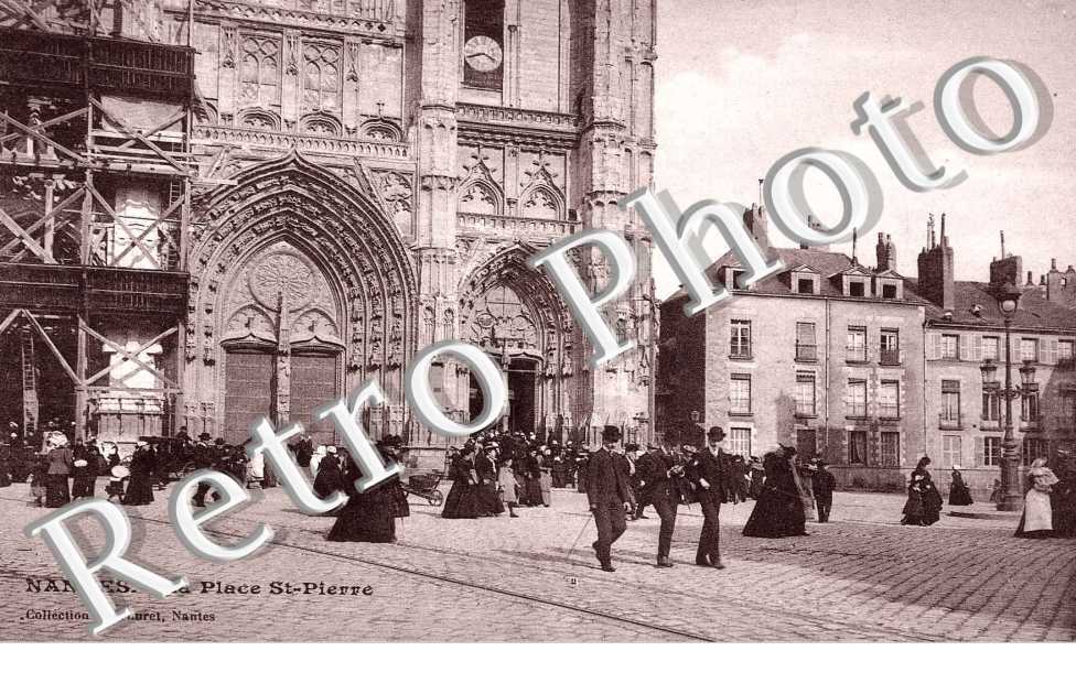 LA PLACE SAINT PIERRE